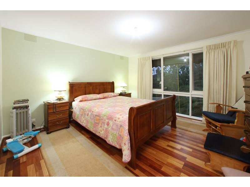 27 Erie Avenue, Rowville VIC 3178