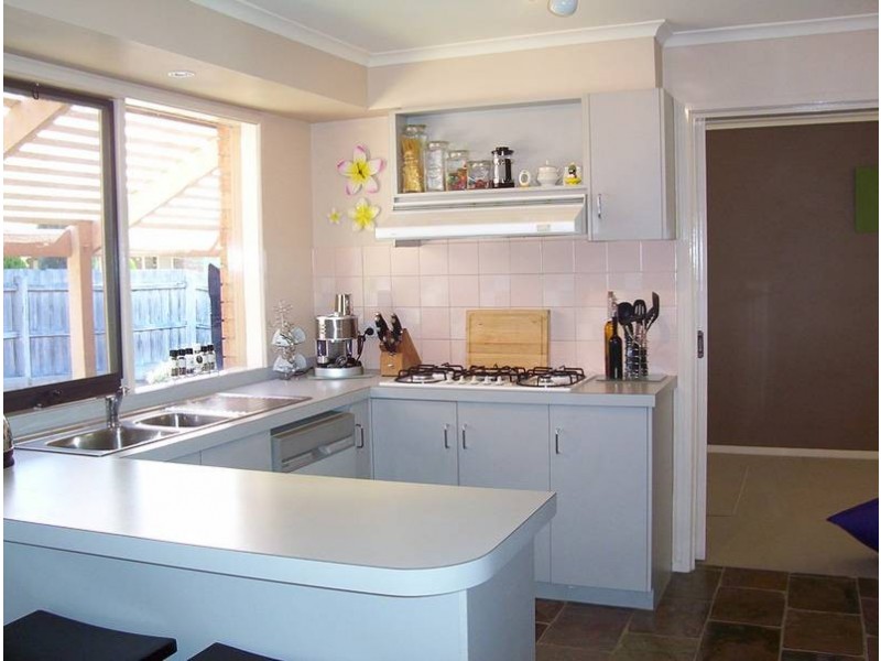 8 Robbie Close, Rowville VIC 3178