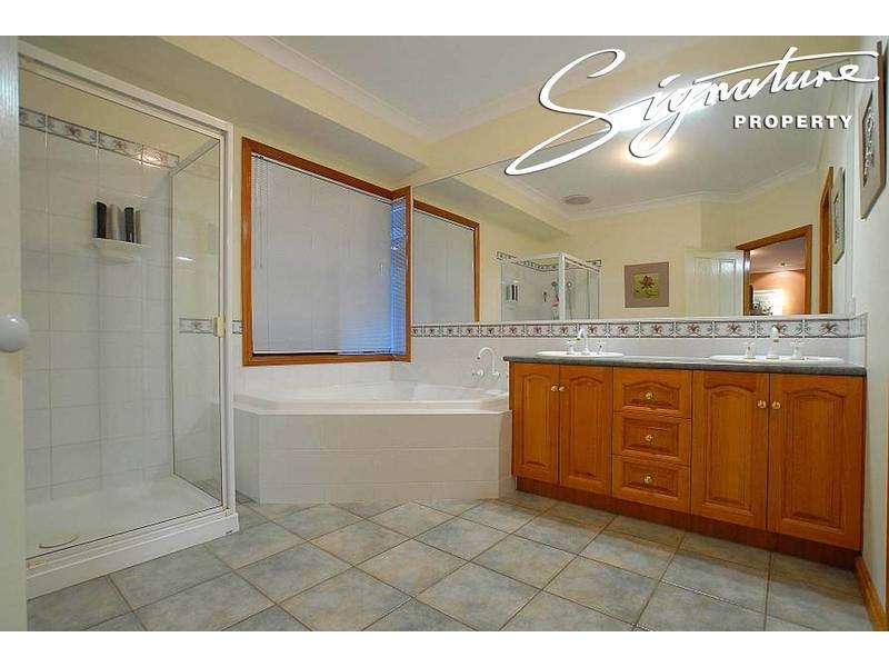 4 Talisman Place, Lysterfield VIC 3156