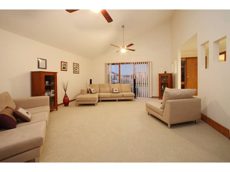 24 Lambourne Avenue, Rowville VIC 3178