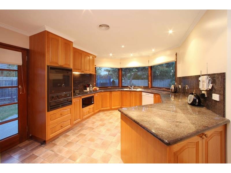 2 Cooper Road, Rowville VIC 3178