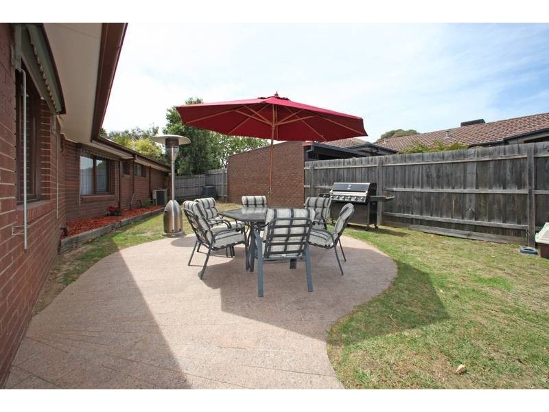 2 Cooper Road, Rowville VIC 3178