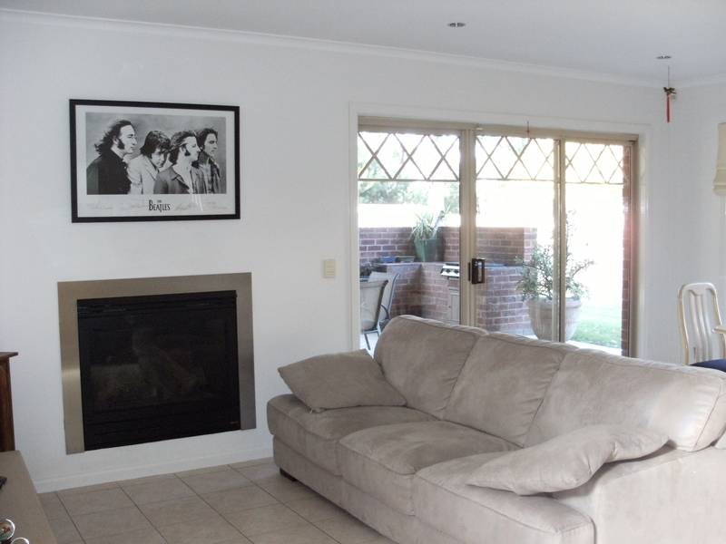 124 Waradgery Drive, Rowville VIC 3178