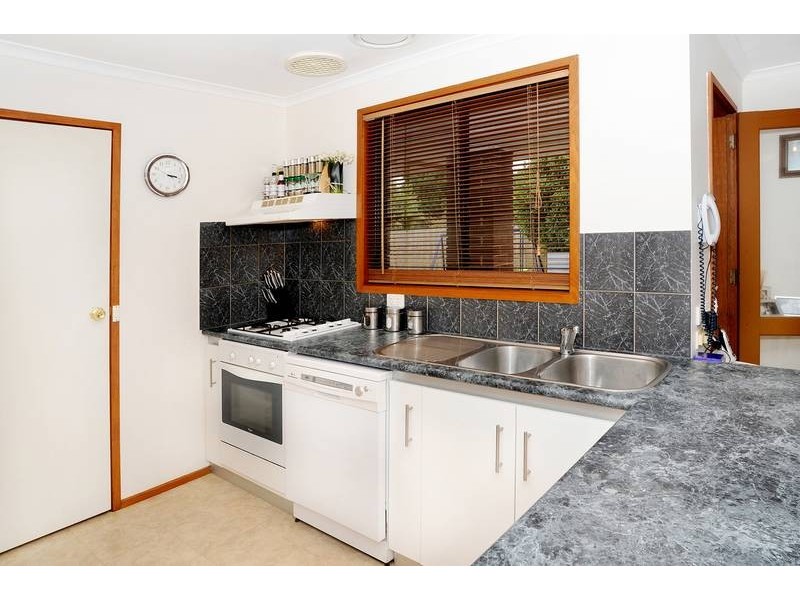18 Burchall Crescent, Rowville VIC 3178