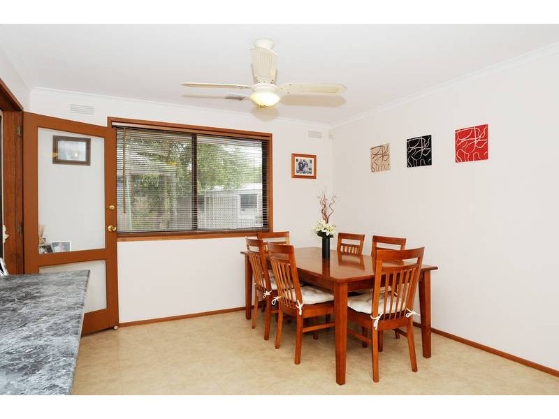 18 Burchall Crescent, Rowville VIC 3178