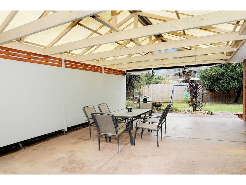 18 Burchall Crescent, Rowville VIC 3178