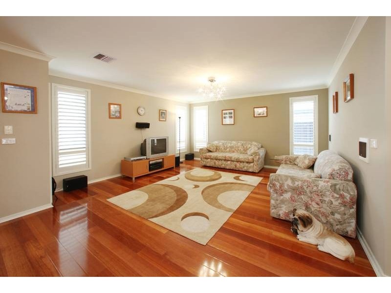 15 Paringa Drive, Ferntree Gully VIC 3156