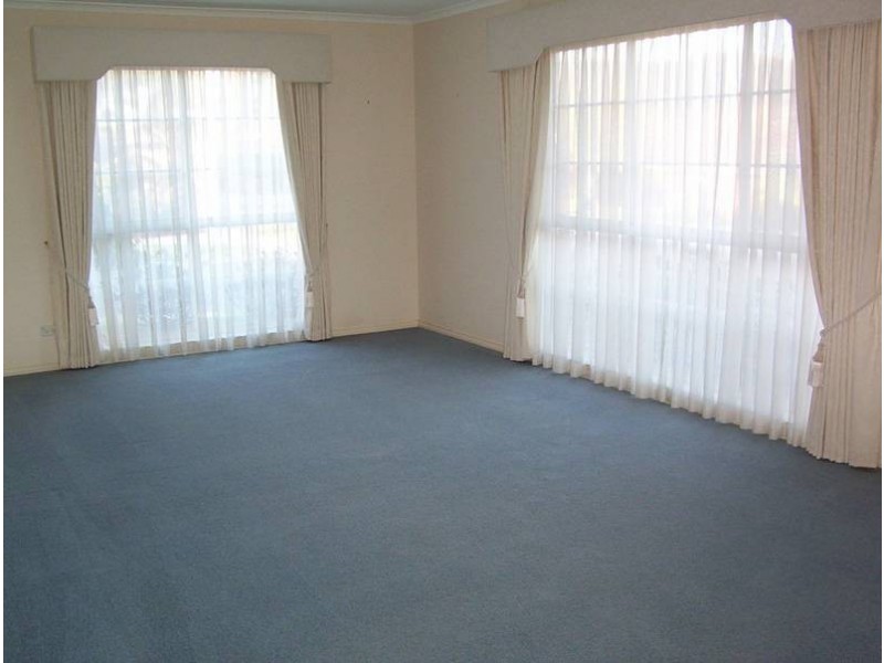 30 Woodside Drive, Rowville VIC 3178