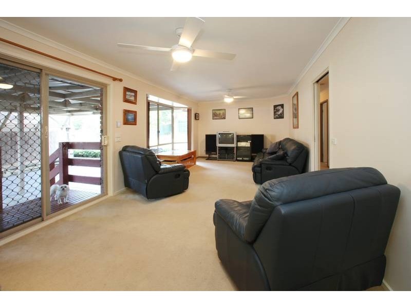 35 Valleyview Drive, Rowville VIC 3178