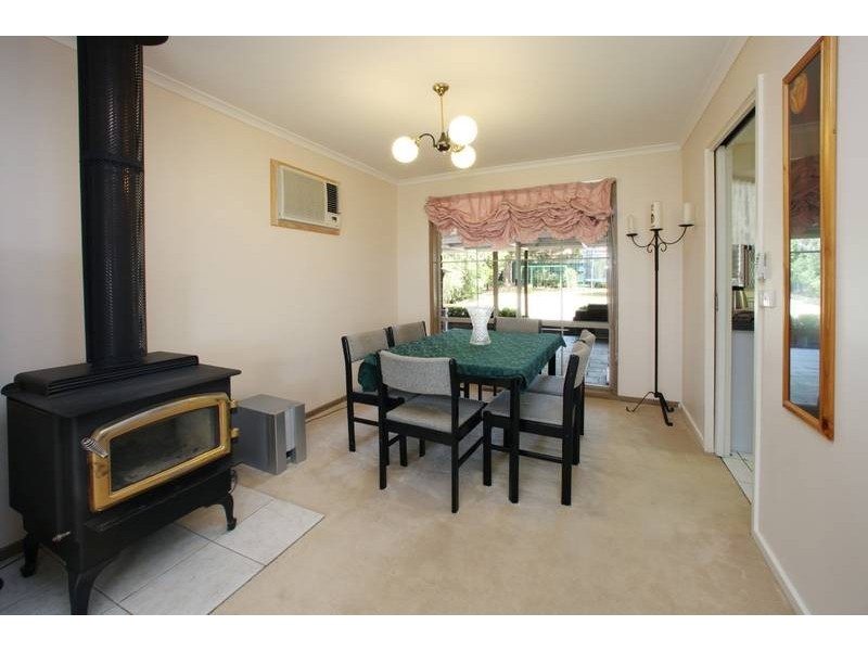 35 Valleyview Drive, Rowville VIC 3178
