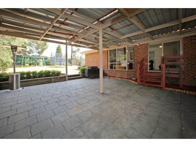 35 Valleyview Drive, Rowville VIC 3178