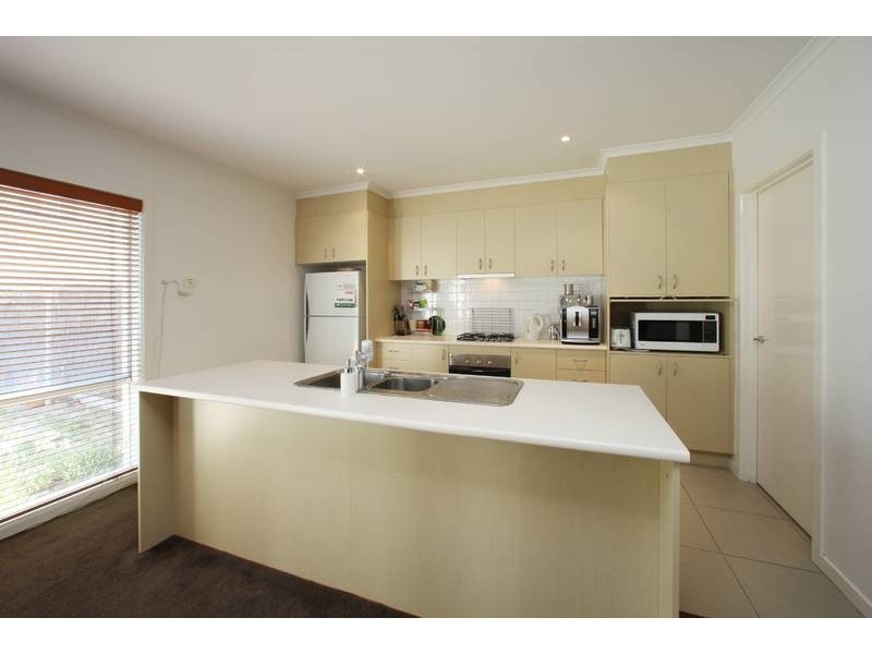 82 Sovereign Manors Crescent, Rowville VIC 3178