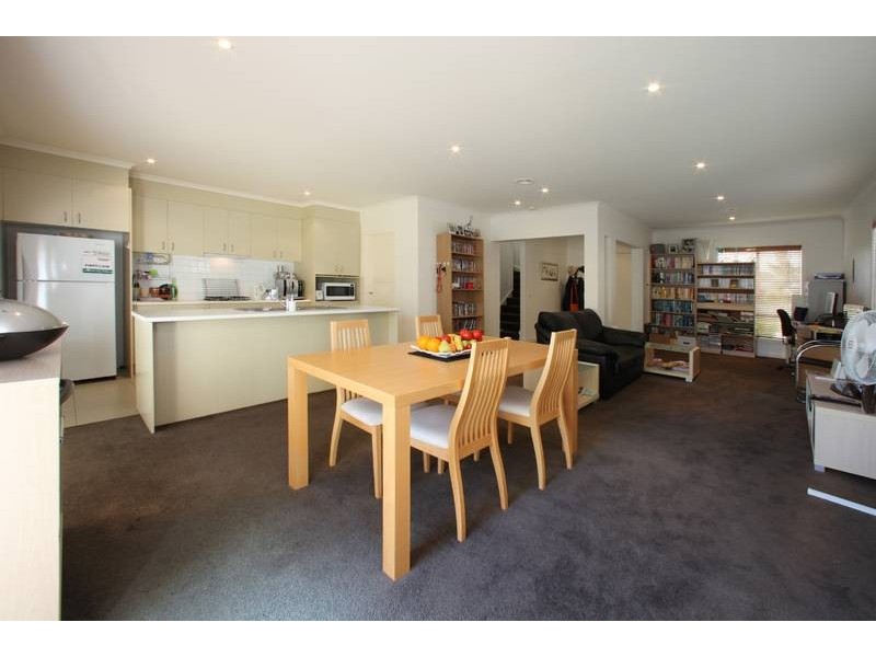 82 Sovereign Manors Crescent, Rowville VIC 3178