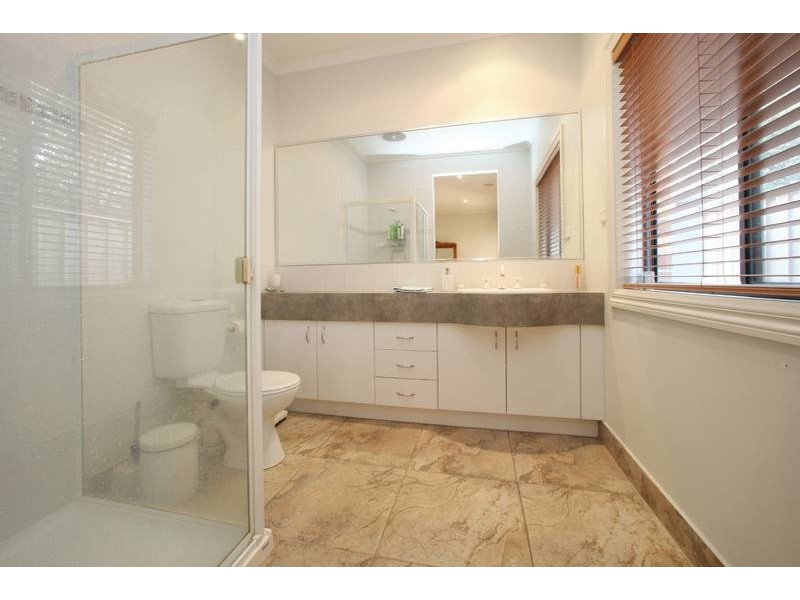 30 Sovereign Crest Boulevard, Rowville VIC 3178