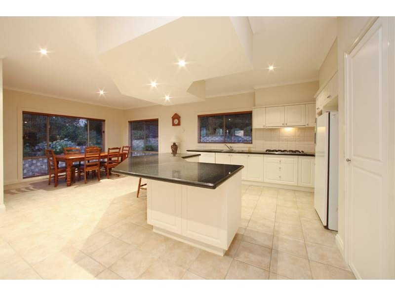 2 Sunset Terrace, Lysterfield VIC 3156