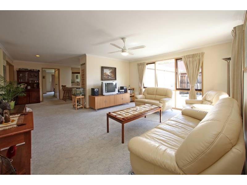 16 Cheryl Crescent, Ferntree Gully VIC 3156