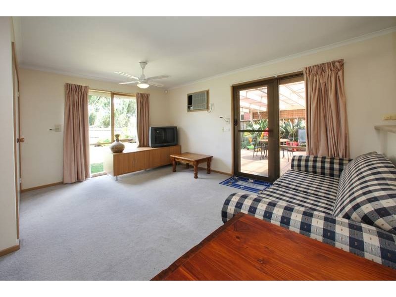 16 Cheryl Crescent, Ferntree Gully VIC 3156