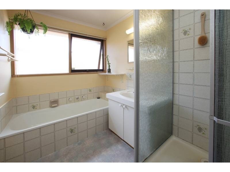 16 Cheryl Crescent, Ferntree Gully VIC 3156
