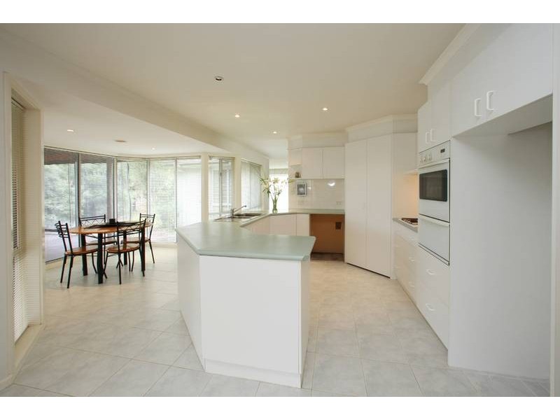 121 Kellbourne Drive, Rowville VIC 3178
