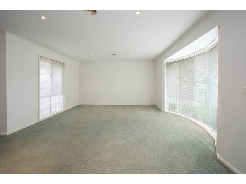 121 Kellbourne Drive, Rowville VIC 3178