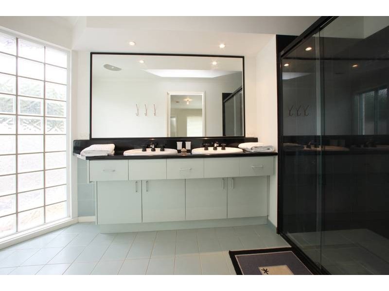 121 Kellbourne Drive, Rowville VIC 3178