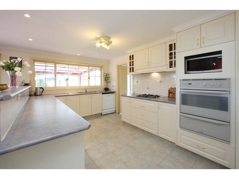 6 Zala Court, Rowville VIC 3178