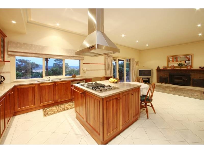 17 Cornish Road, Lysterfield VIC 3156