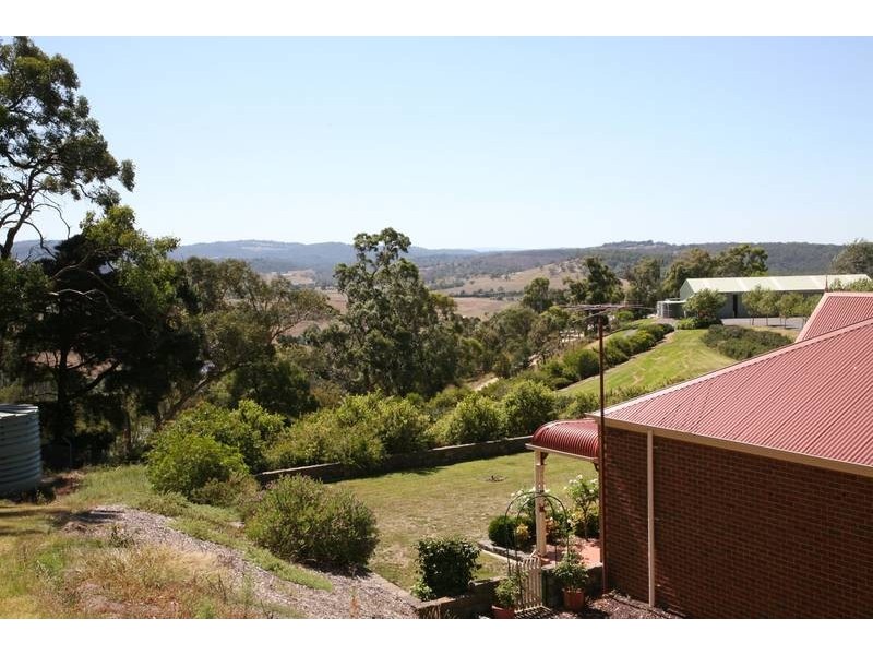 17 Cornish Road, Lysterfield VIC 3156