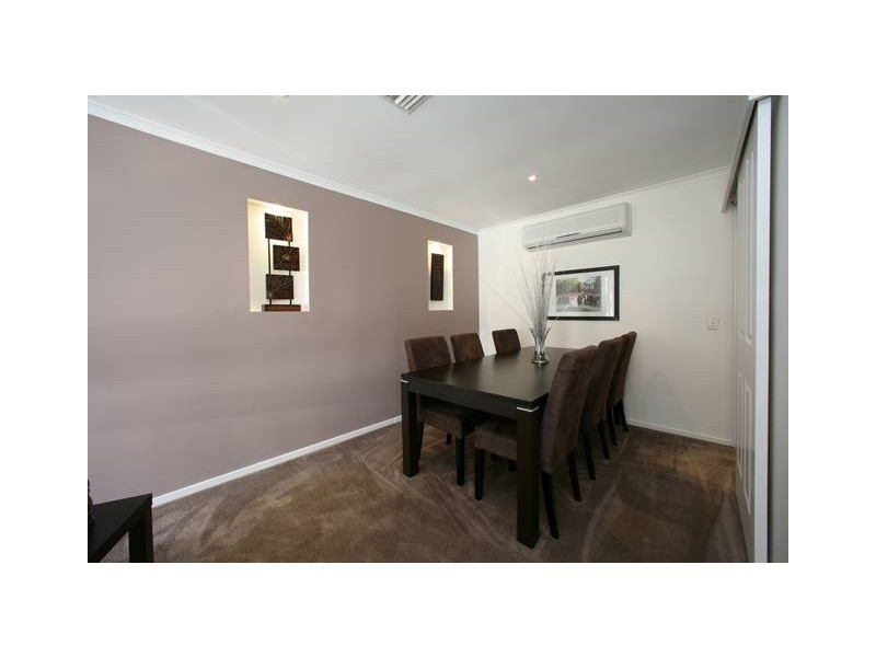 203 Dandelion Drive, Rowville VIC 3178