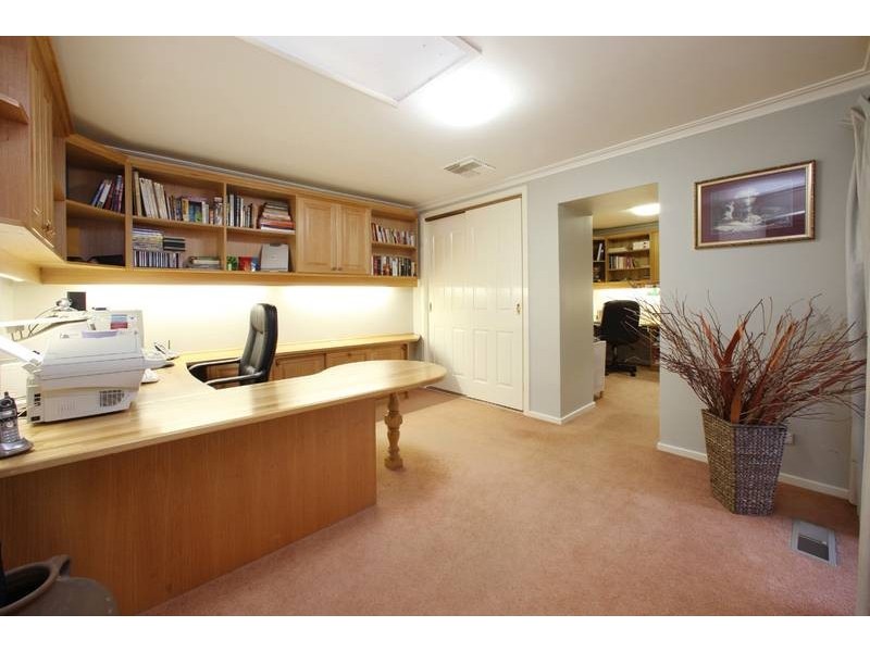 41 Candlebark Quadrant, Rowville VIC 3178