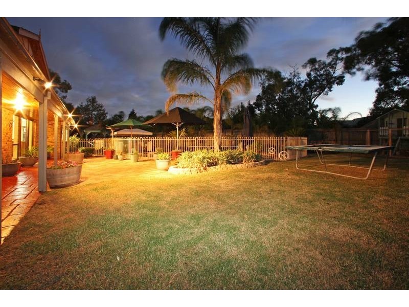 41 Candlebark Quadrant, Rowville VIC 3178