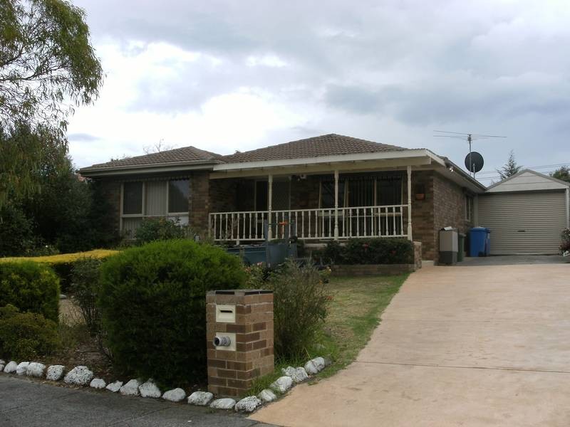 11 Bradley Terrace, Narre Warren VIC 3805