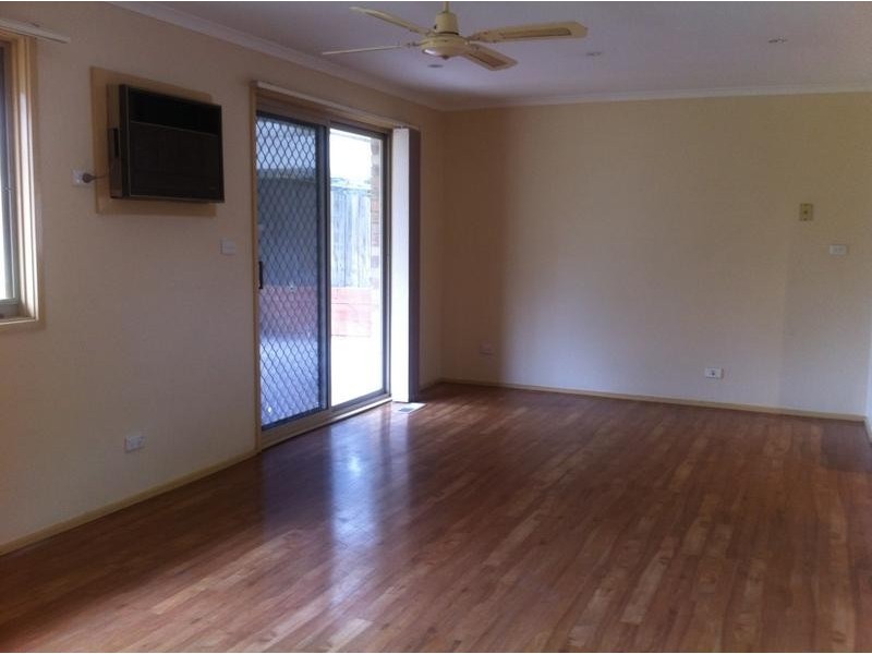 11 Bradley Terrace, Narre Warren VIC 3805