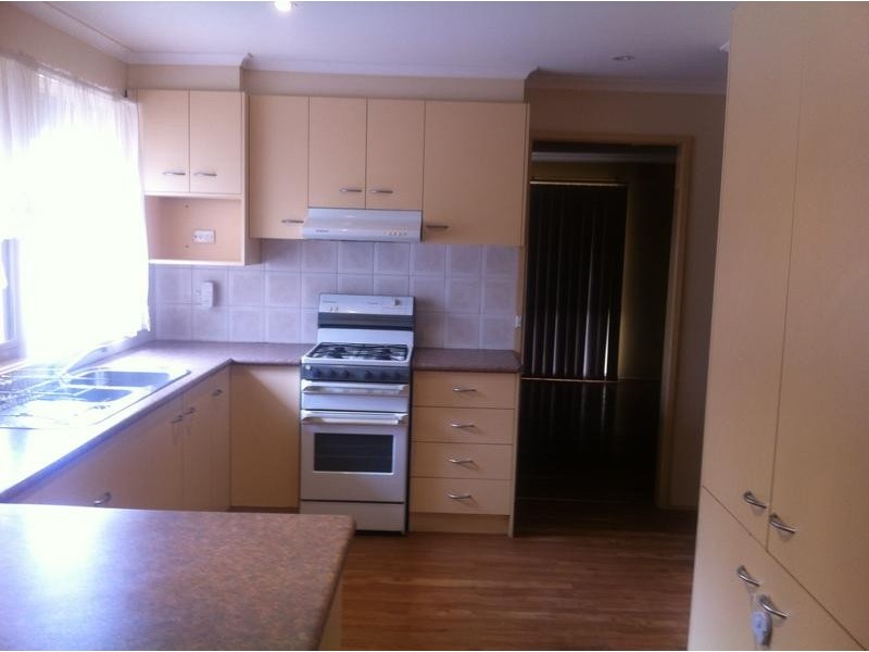 11 Bradley Terrace, Narre Warren VIC 3805