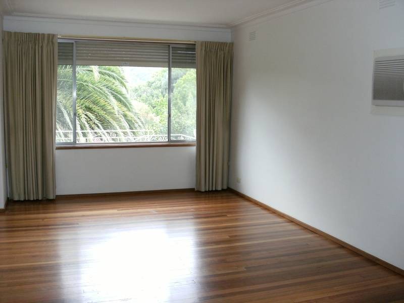 72 Glenfern Road, Ferntree Gully VIC 3156