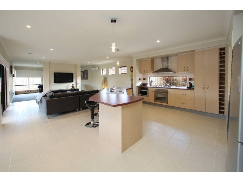 7 Monbulk Crescent, Rowville VIC 3178