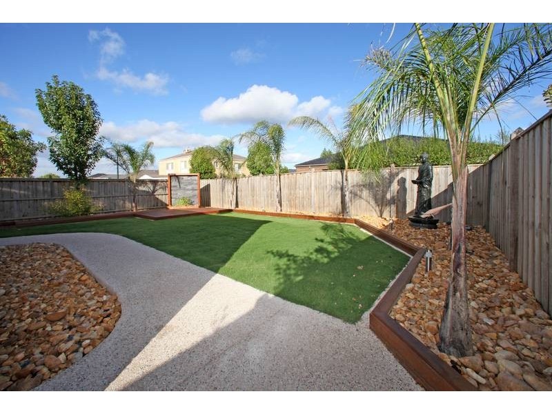 7 Monbulk Crescent, Rowville VIC 3178