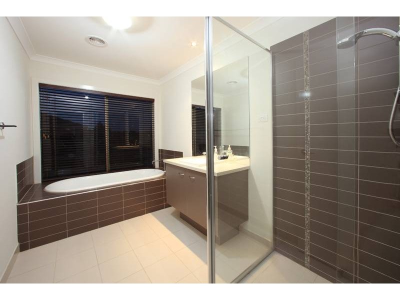 38 Koolamara Boulevard, Ferntree Gully VIC 3156