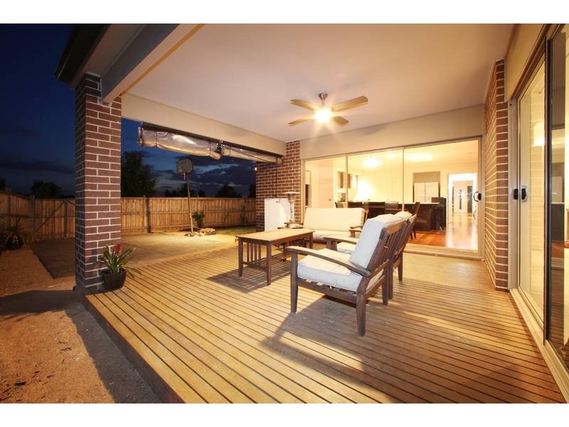 38 Koolamara Boulevard, Ferntree Gully VIC 3156
