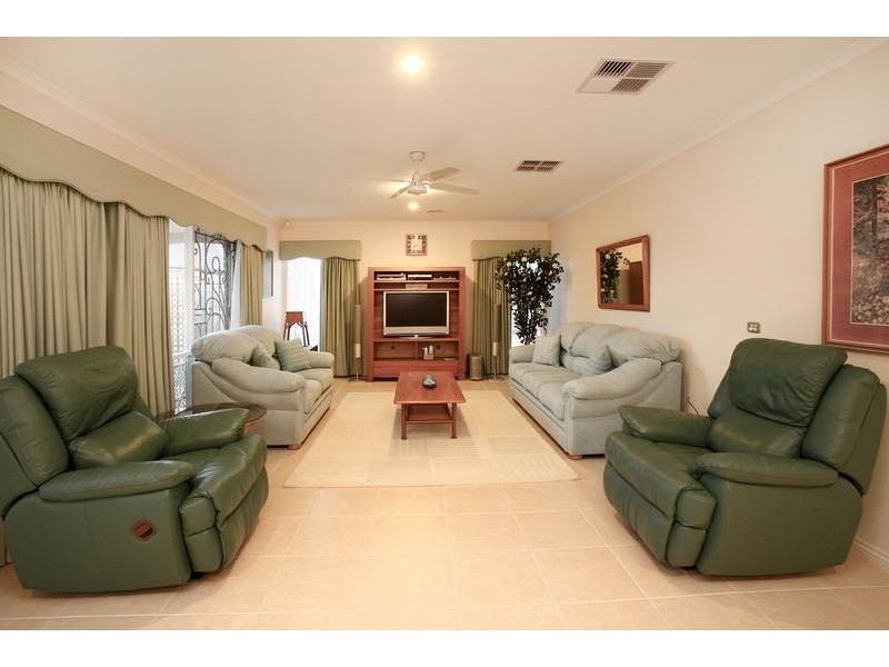 6 Platypus Court, Rowville VIC 3178