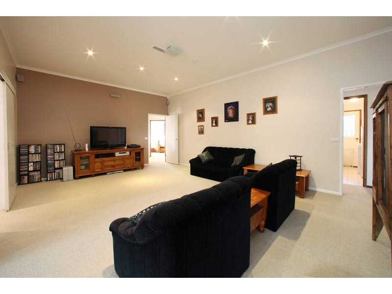 53 Taylors Lane, Rowville VIC 3178