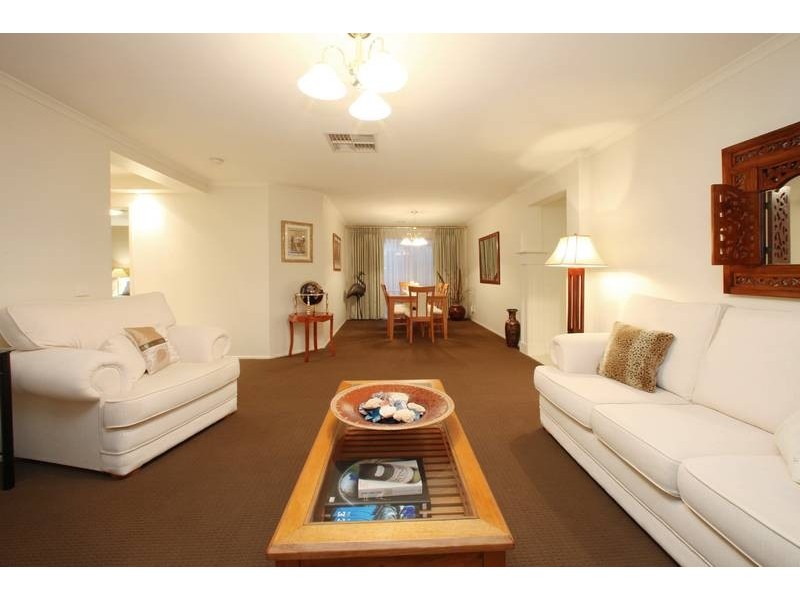 11 Nagle Court, Rowville VIC 3178