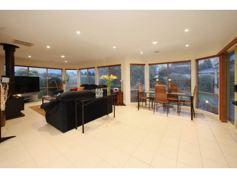 11 Nagle Court, Rowville VIC 3178