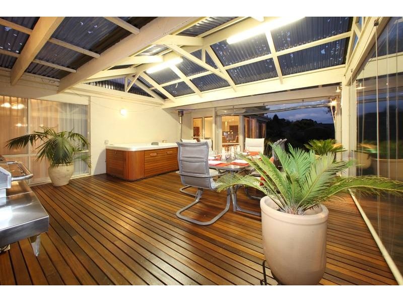 11 Nagle Court, Rowville VIC 3178