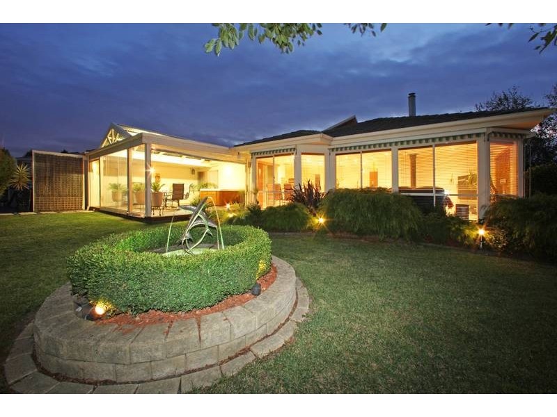 11 Nagle Court, Rowville VIC 3178