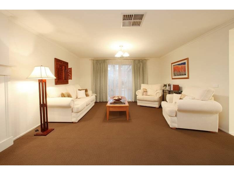 11 Nagle Court, Rowville VIC 3178