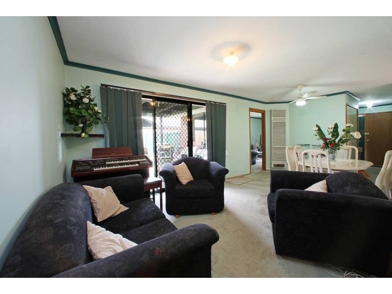 38 Landsborough Avenue, Rowville VIC 3178