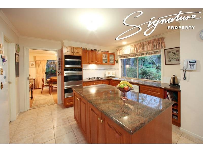 112 Oaktree Rise, Lysterfield VIC 3156