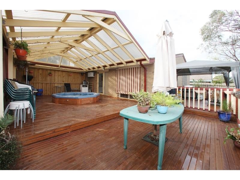 8 Cooper Road, Rowville VIC 3178