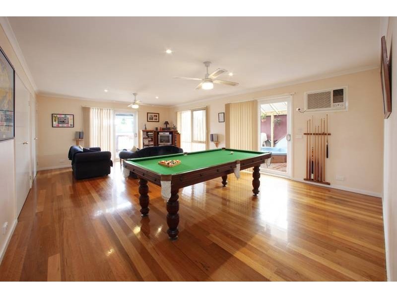 8 Cooper Road, Rowville VIC 3178